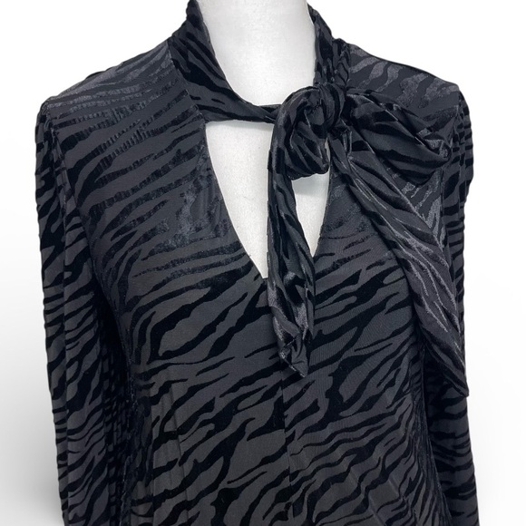 Calvin Klein Black Velvet Burn Out Zebra Print Long Sleeve Dress Size 10 - Picture 2 of 7